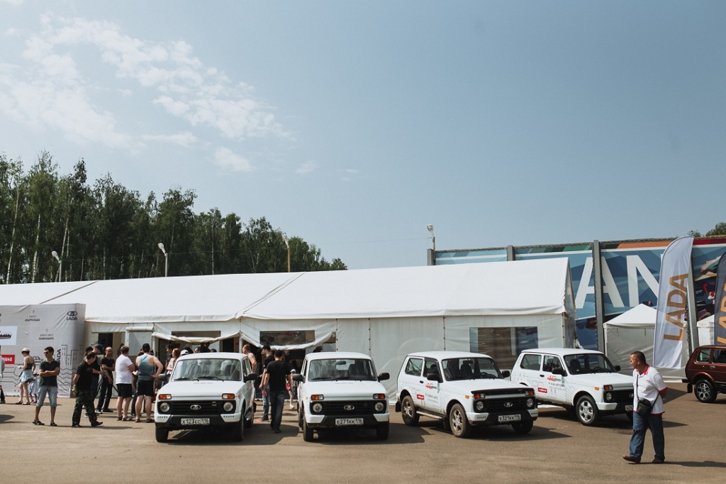 Презентация Юбилейной LADA 4x4